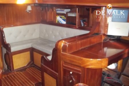 CLASSIC SAILING YACHT