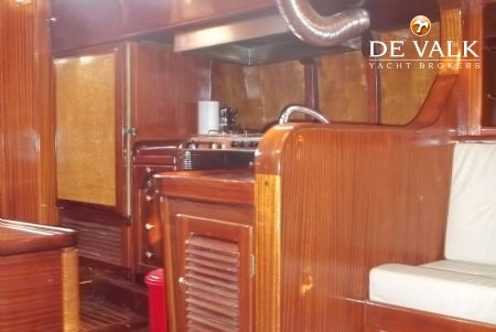 CLASSIC SAILING YACHT