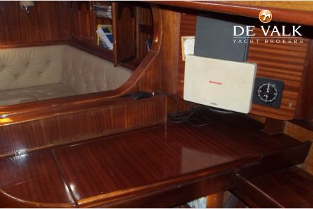 CLASSIC SAILING YACHT