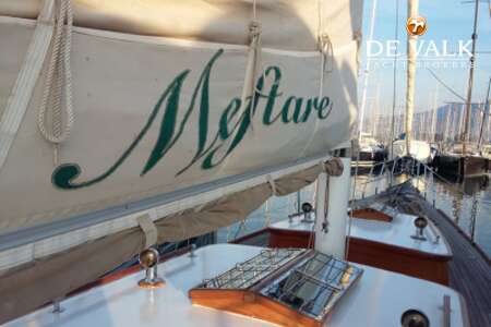 CLASSIC SAILING YACHT