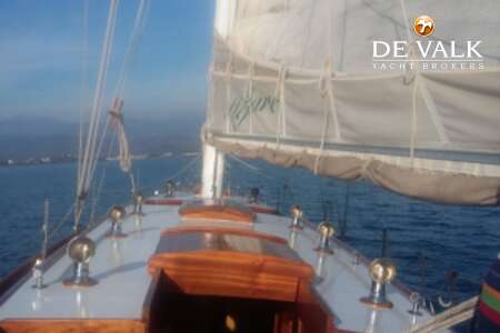 CLASSIC SAILING YACHT