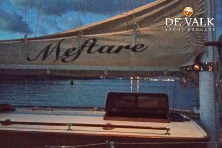 CLASSIC SAILING YACHT