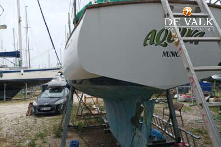 CLASSIC SAILING YACHT