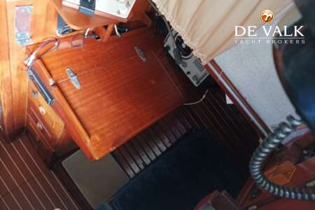 CLASSIC SAILING YACHT