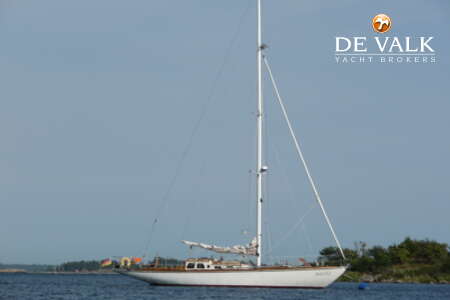 CLASSIC SAILING YACHT