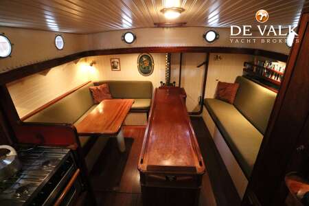 CLASSIC SAILING YACHT