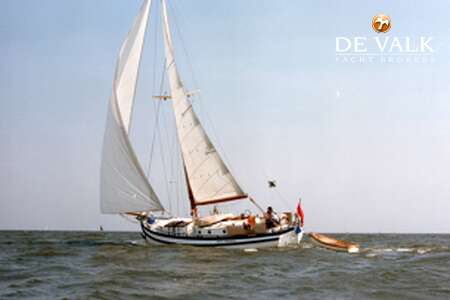 CLASSIC SAILING YACHT