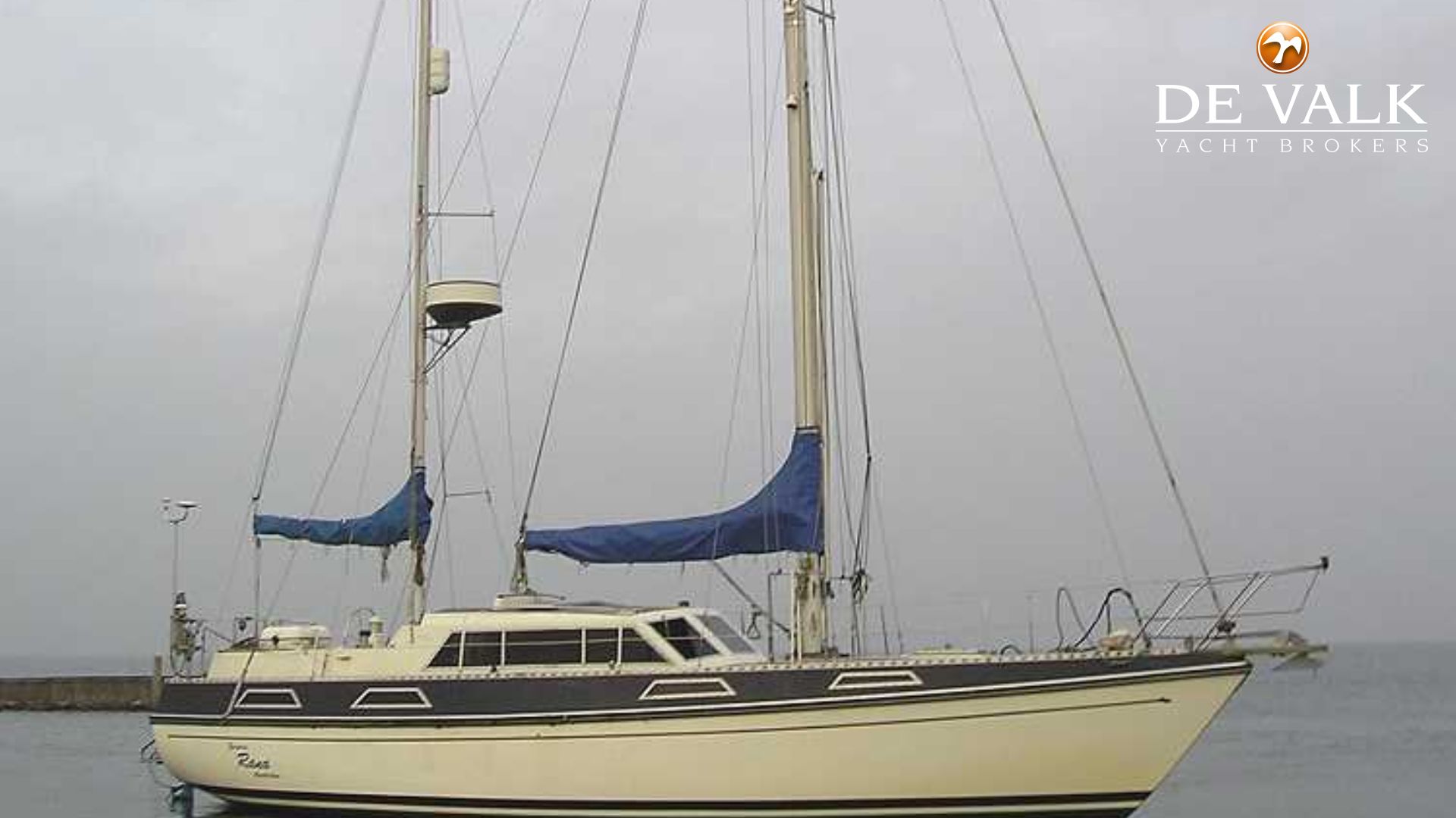 40ft colvic victor sailboat