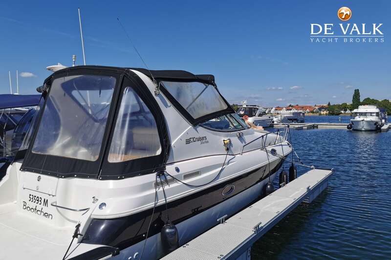CRUISERS YACHTS 3075 ROGUE