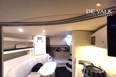 CRUISERS YACHTS 3075 ROGUE