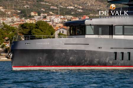 CUSTOM BUILT EXPLORER YACHT TIMELESS 80