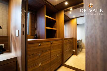 CUSTOM BUILT EXPLORER YACHT TIMELESS 80