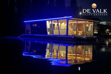 /images/thumbnails/website/custom-built-houseboat-luxe-motor-810511_683c218b802aec.jpg