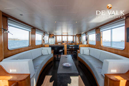 CUSTOM BUILT LIVE ABOARD 1800