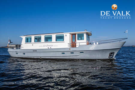 CUSTOM BUILT LIVE ABOARD 1800