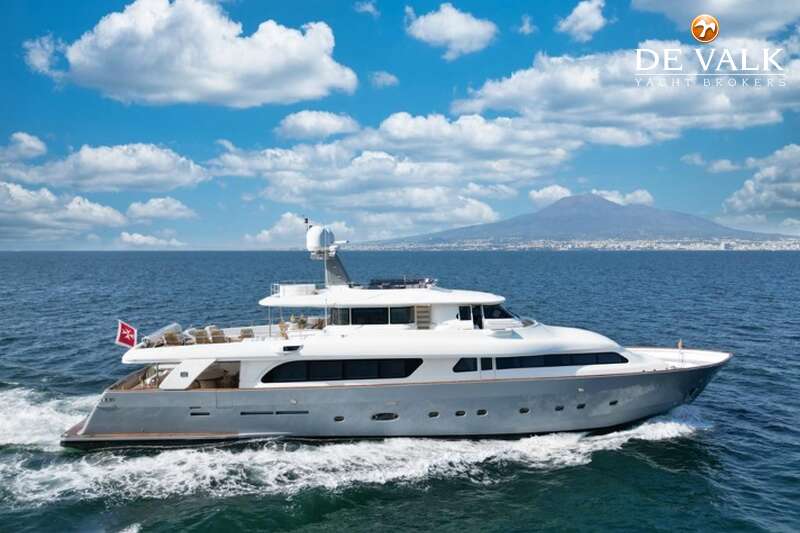 CUSTOM LINE NAVETTA 30