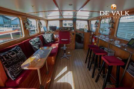 CUSTOM RIVER CRUISER