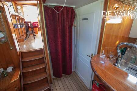 CUSTOM RIVER CRUISER