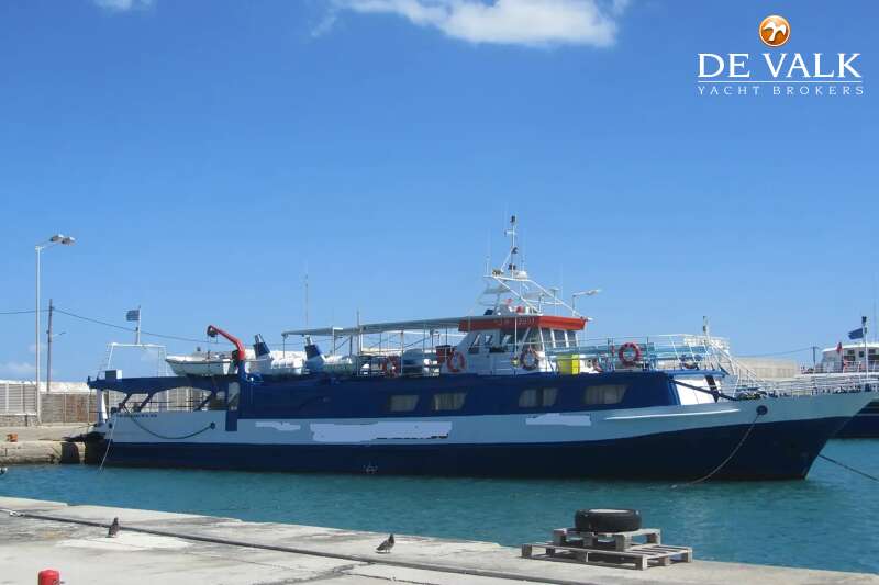 DAY PASSENGERS SHIP ALEXANDER GREEN 80