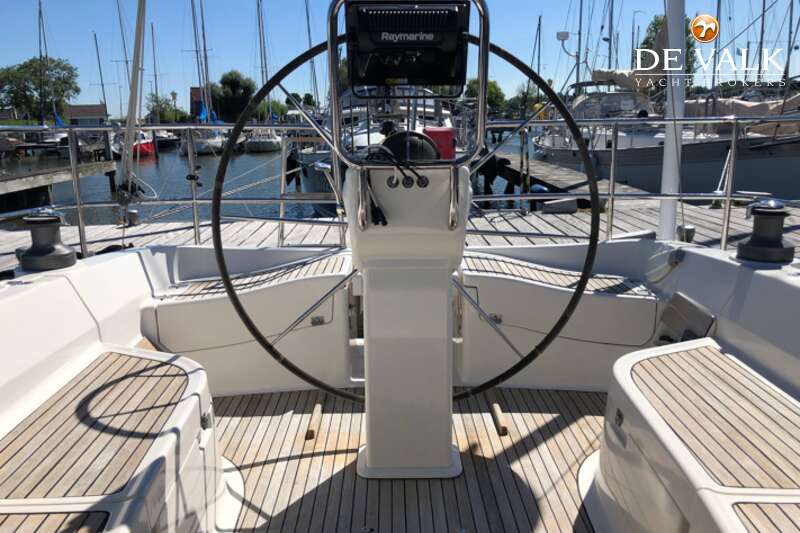 DELPHIA 37 sailing yacht for sale | De Valk Yacht broker
