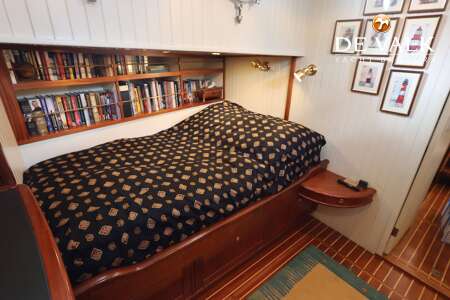 TRAWLER DUTCH BUILT