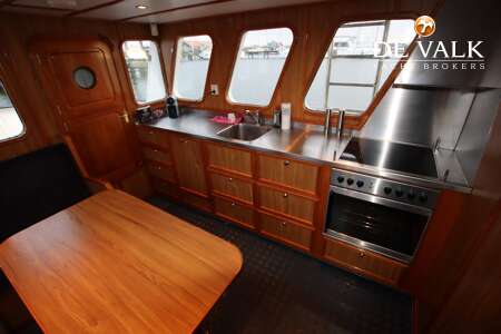 EXPLORER MOTOR YACHT