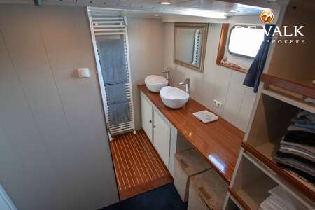 EXPLORER MOTOR YACHT