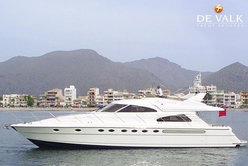 FAIRLINE SQUADRON 65 motor yacht for sale | De Valk Yacht broker