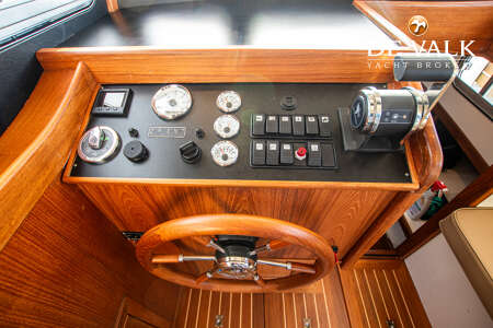 FAIRWAYS MARINE FISHER 30 PILOTHOUSE