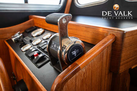 FAIRWAYS MARINE FISHER 30 PILOTHOUSE