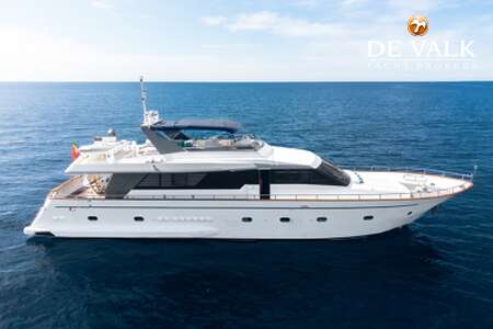 FALCON 82 width=