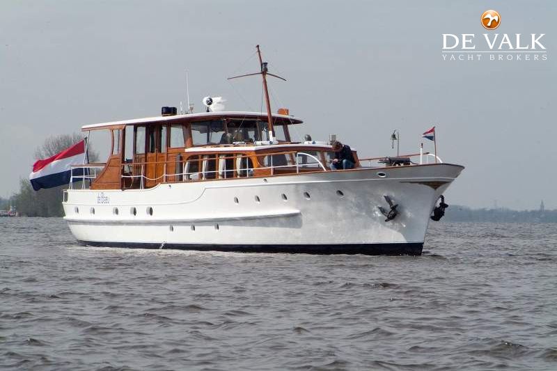 FEADSHIP AKERBOOM motor yacht for sale De Valk Yacht broker