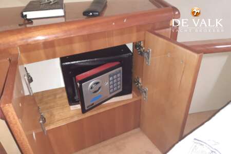 FERRETTI 46