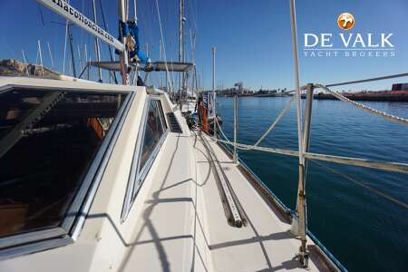 FERRETTI ALTURA 422