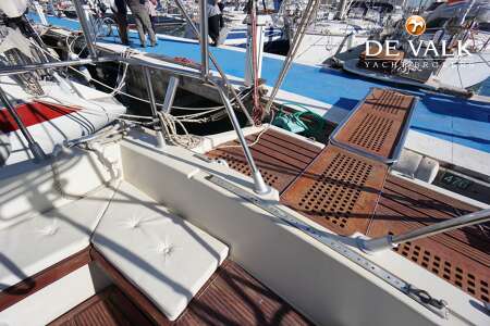 FERRETTI ALTURA 422