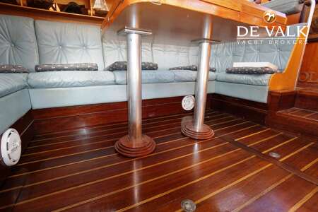 FERRETTI ALTURA 422
