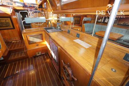 FERRETTI ALTURA 422