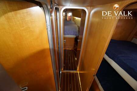 FERRETTI ALTURA 422