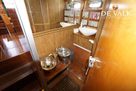 FERRETTI ALTURA 422