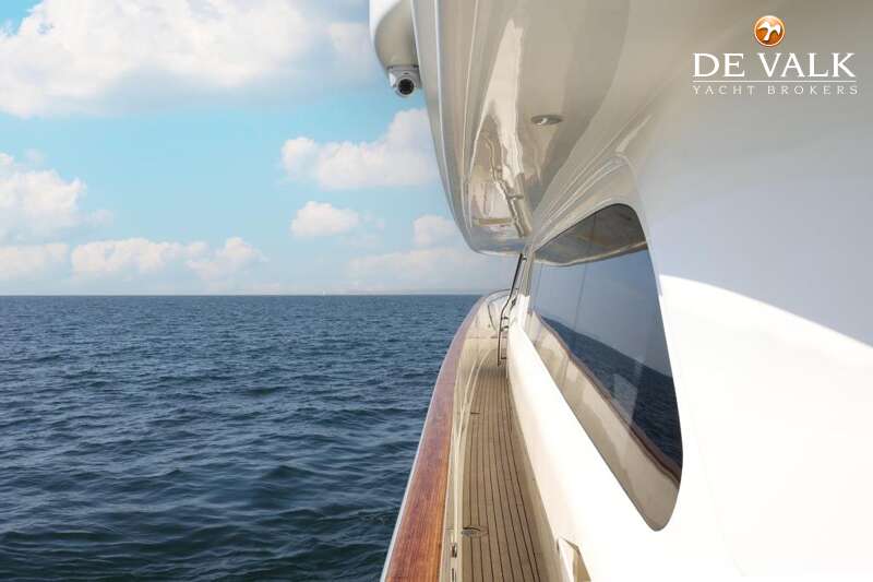 CUSTOM LINE NAVETTA 30