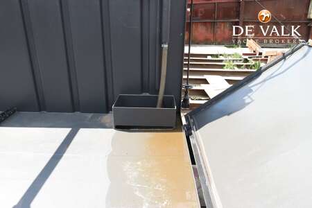 FLOATING DOCK