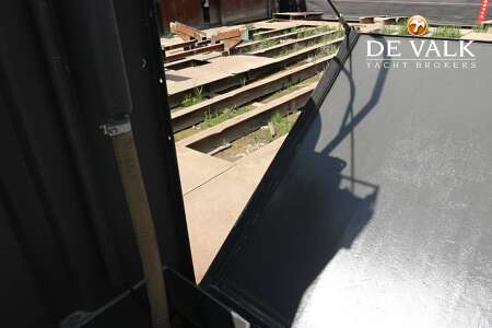 FLOATING DOCK