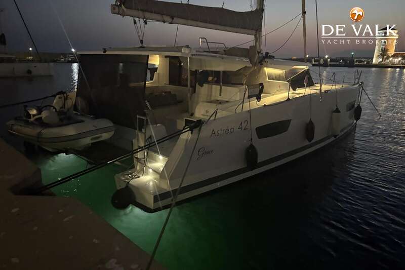 FOUNTAINE PAJOT ASTREA 42