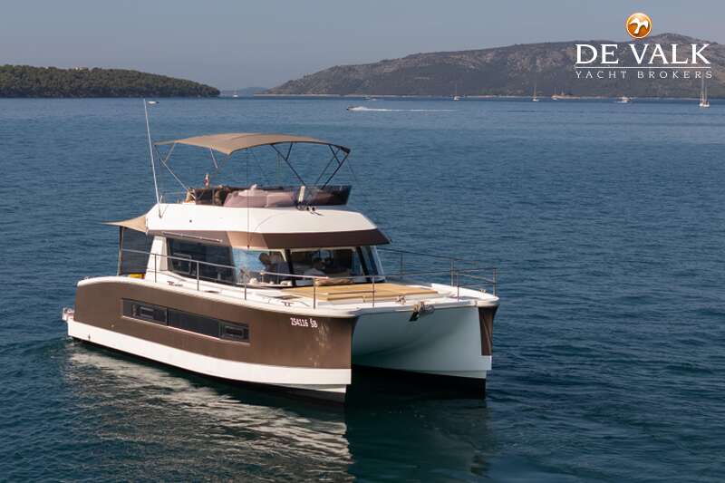 FOUNTAINE PAJOT MY 37
