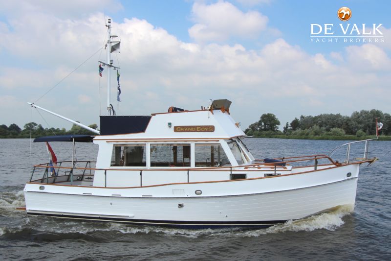 Grand Banks 32 Sedan Motor Yacht For Sale De Valk Yacht Broker