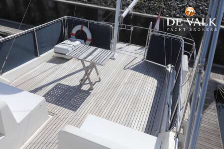 GRAND BANKS 42 MOTORYACHT