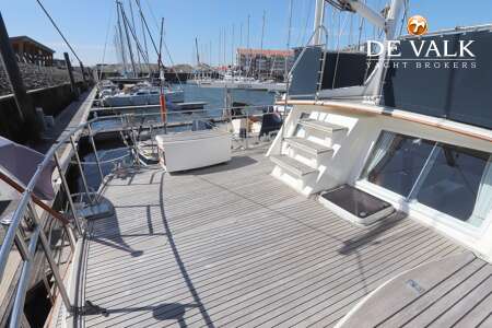 GRAND BANKS 42 MOTORYACHT