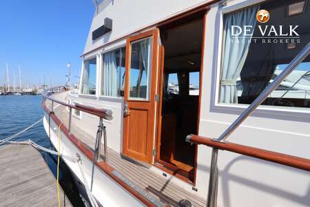 GRAND BANKS 42 MOTORYACHT