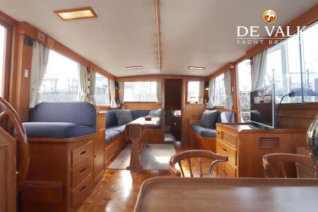 GRAND BANKS 42 MOTORYACHT