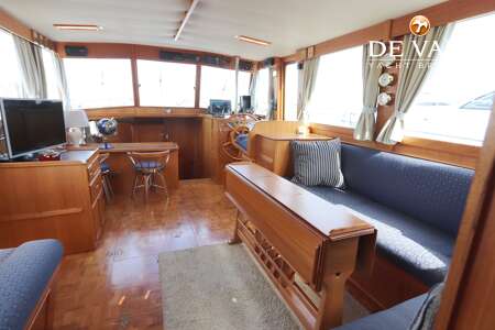 GRAND BANKS 42 MOTORYACHT